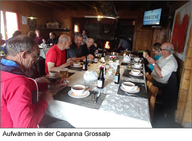 Aufwärmen in der Capanna Grossalp